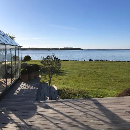 Bed & Breakfast Hideaway Engvej 3*