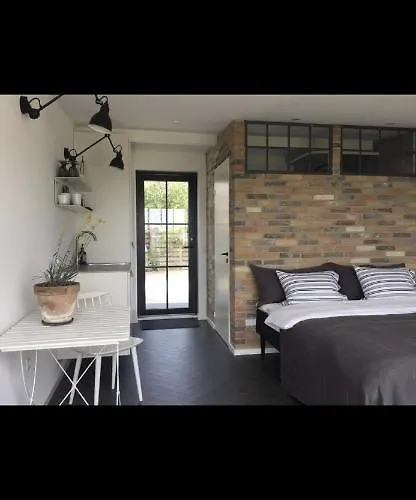 Bed & Breakfast Hideaway Engvej 3*